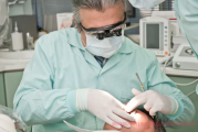 肿瘤患者拔牙须知：三类人群需谨慎