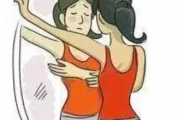 右侧乳房出现硬块大约2*1.5大小没有痛感是乳腺癌吗？