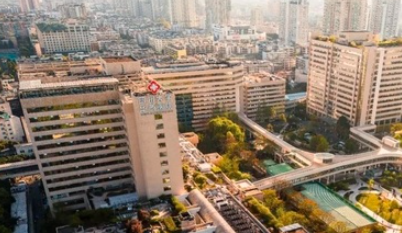华西癌症群：推动癌症研究与患者支持的新前沿